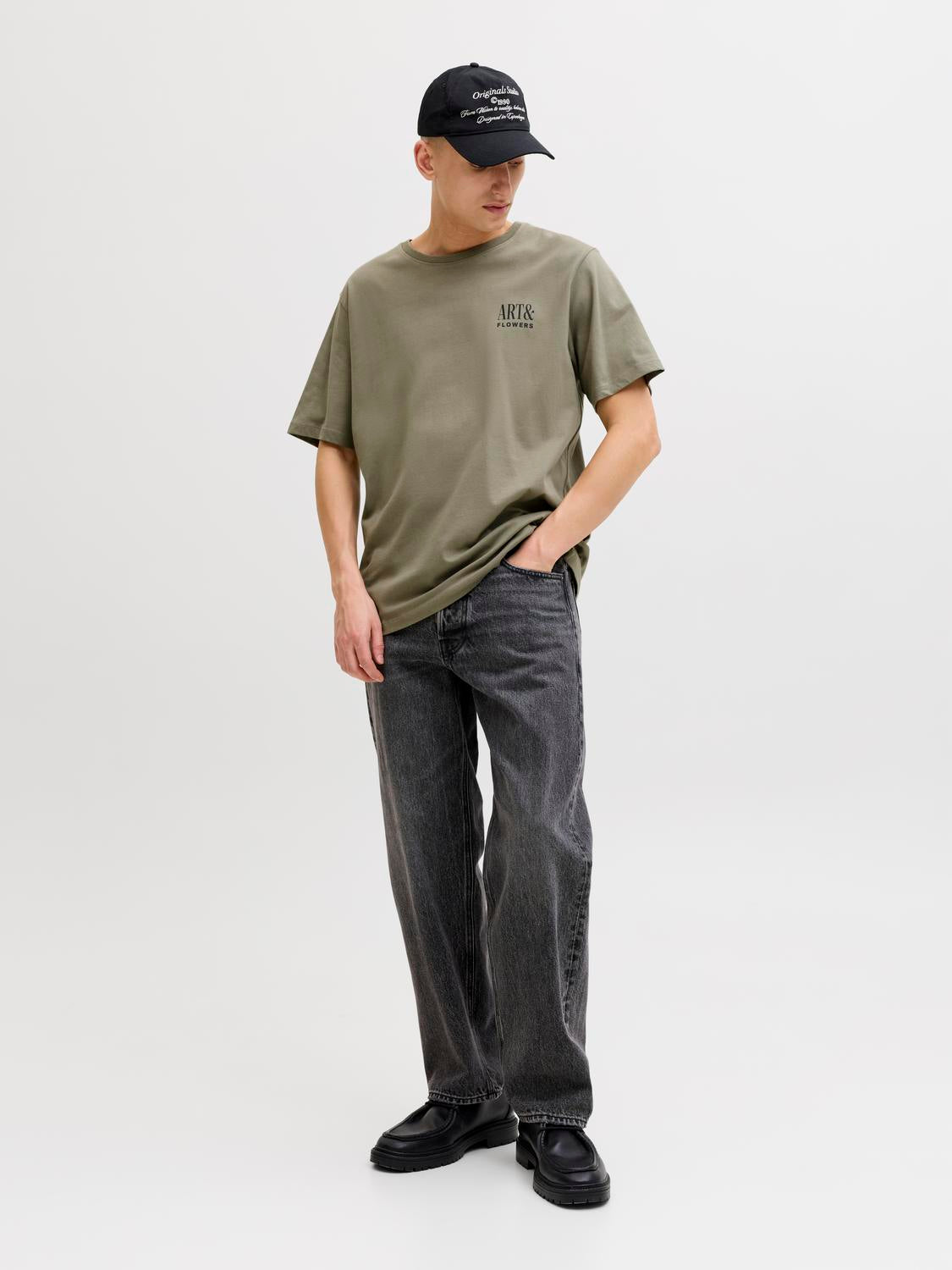 model_shot-front_full